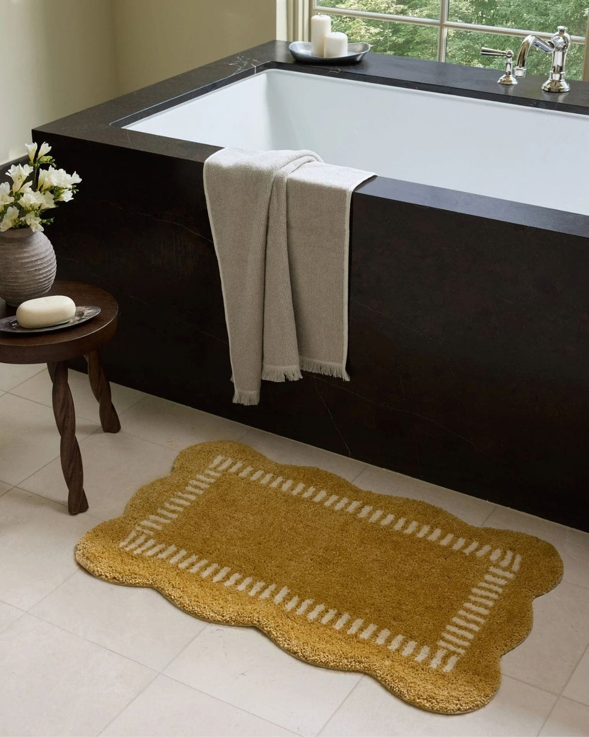 Valerie Rug Area Rugs