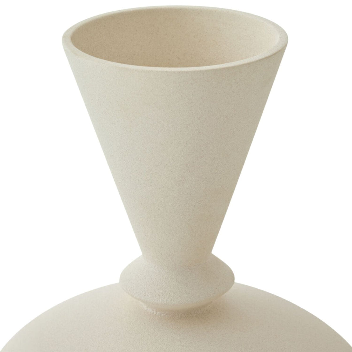 Villa Vase Vases + Urns