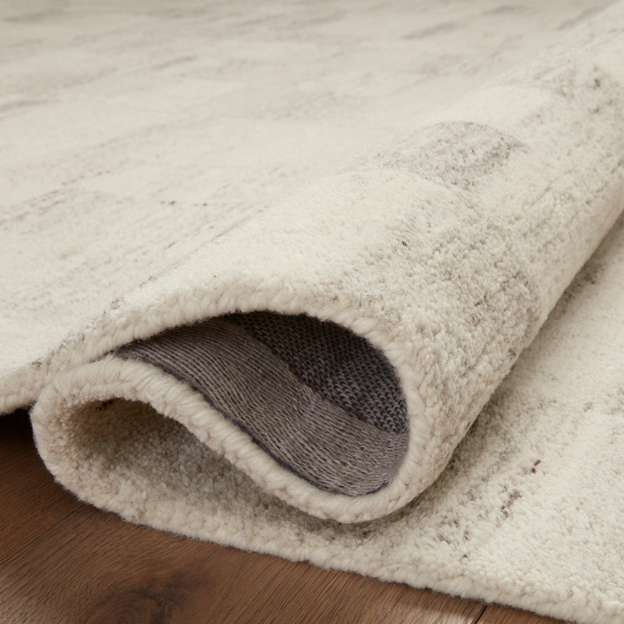 Amber Lewis Rocky Rug - Ivory/Silver Rugs