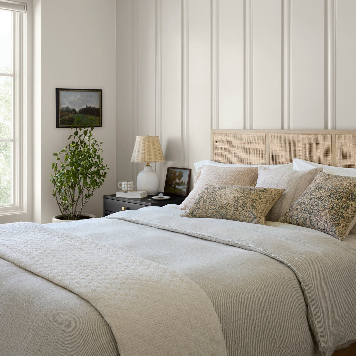 Angela Rose x Loloi Pillow - Ivory/Sand Pillows