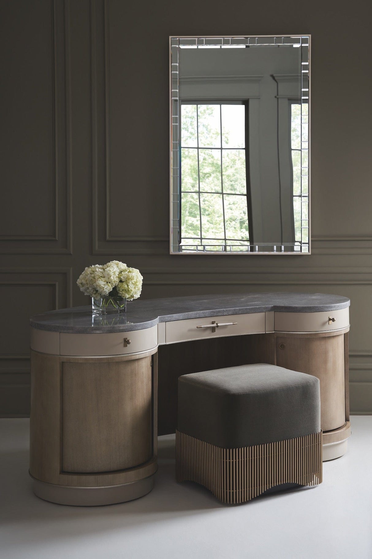 Caracole Petit Four Ottoman Ottomans caracole-CLA-022-082 662896046519