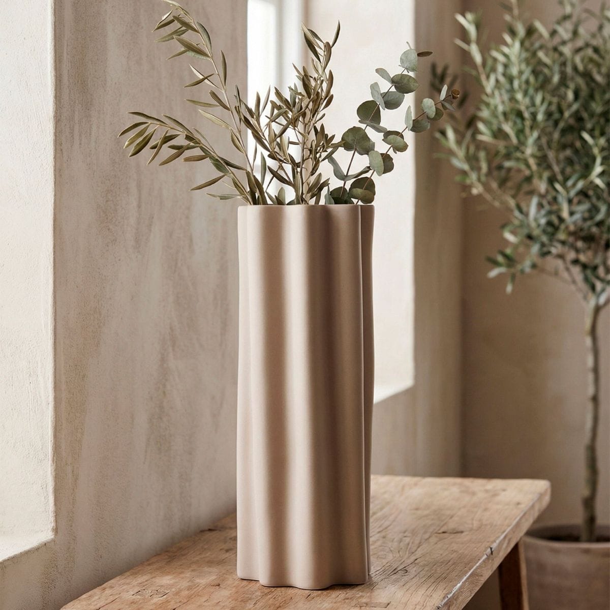 Cirrus Vase Vases + Urns