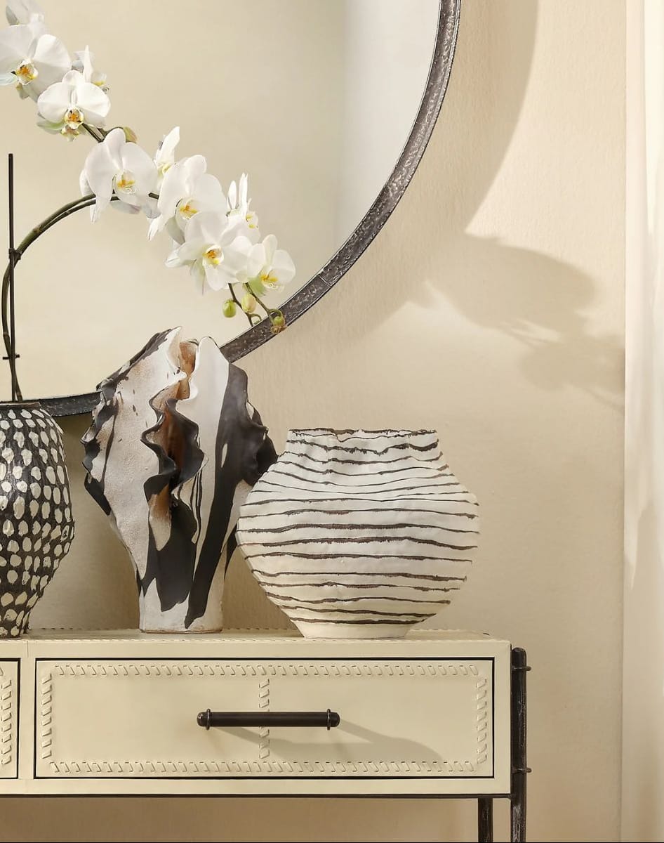 Curvature Vessel Vases + Urns 7CURV-VEBR