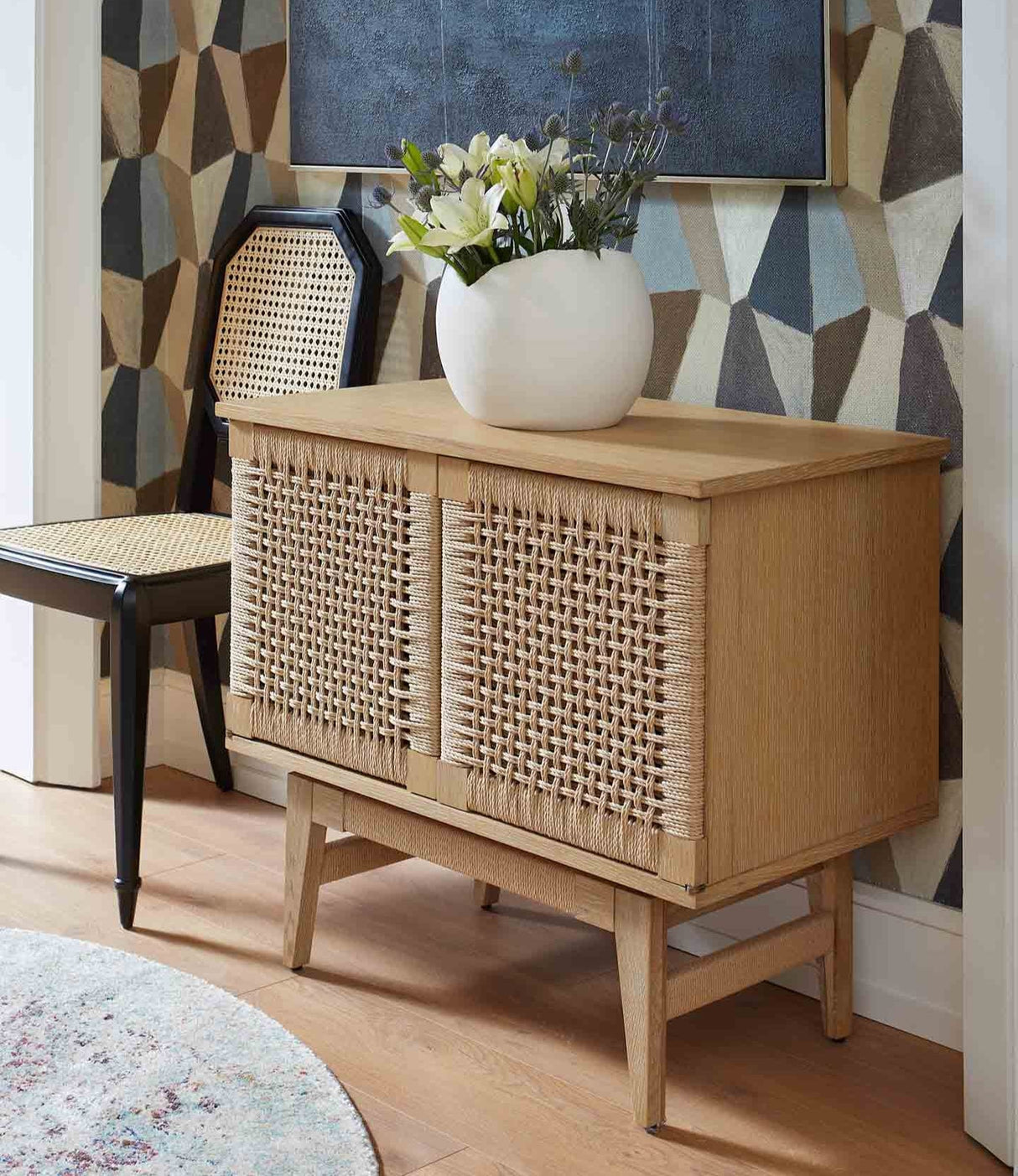 Dante 2-Door Cabinet