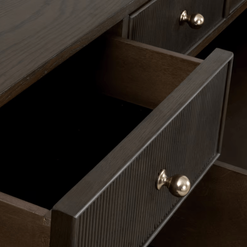 Highland Dresser Dresser