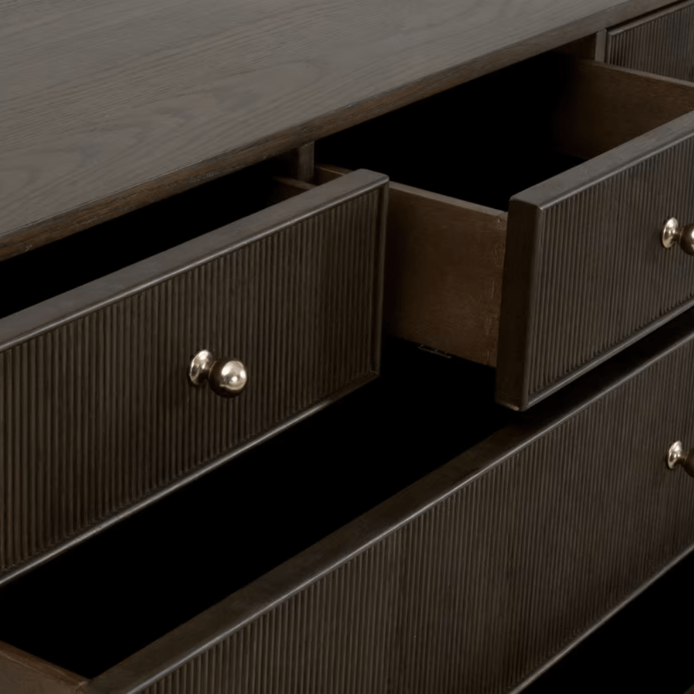 Highland Dresser Dresser