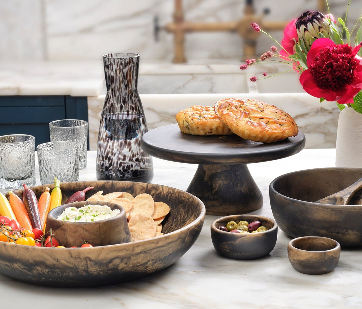 Hugo Cake Stand Serveware