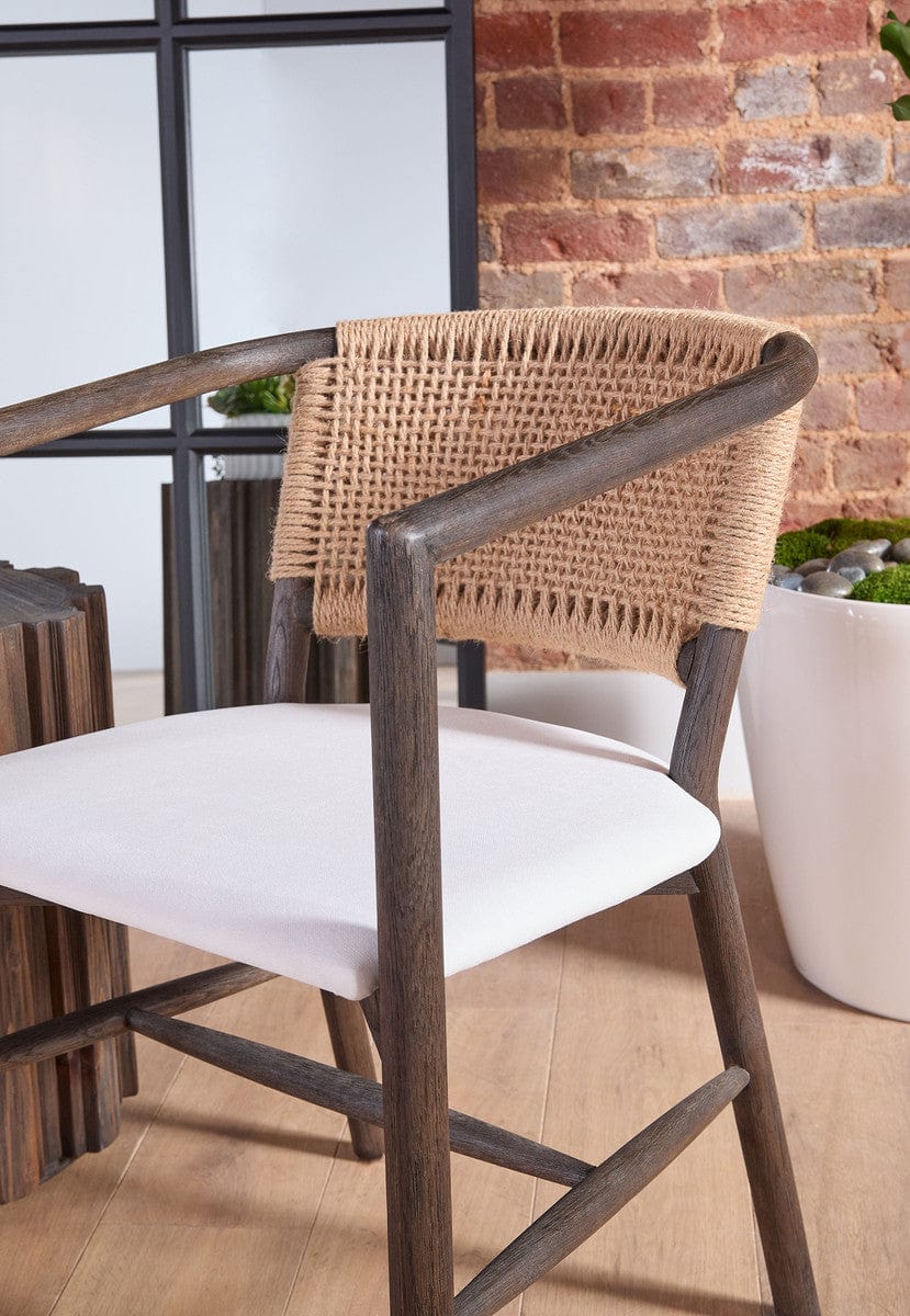 Juxtaposition Accent Chair 6666.LPPRL/MBO