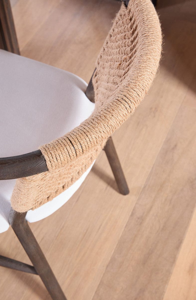 Juxtaposition Accent Chair 6666.LPPRL/MBO