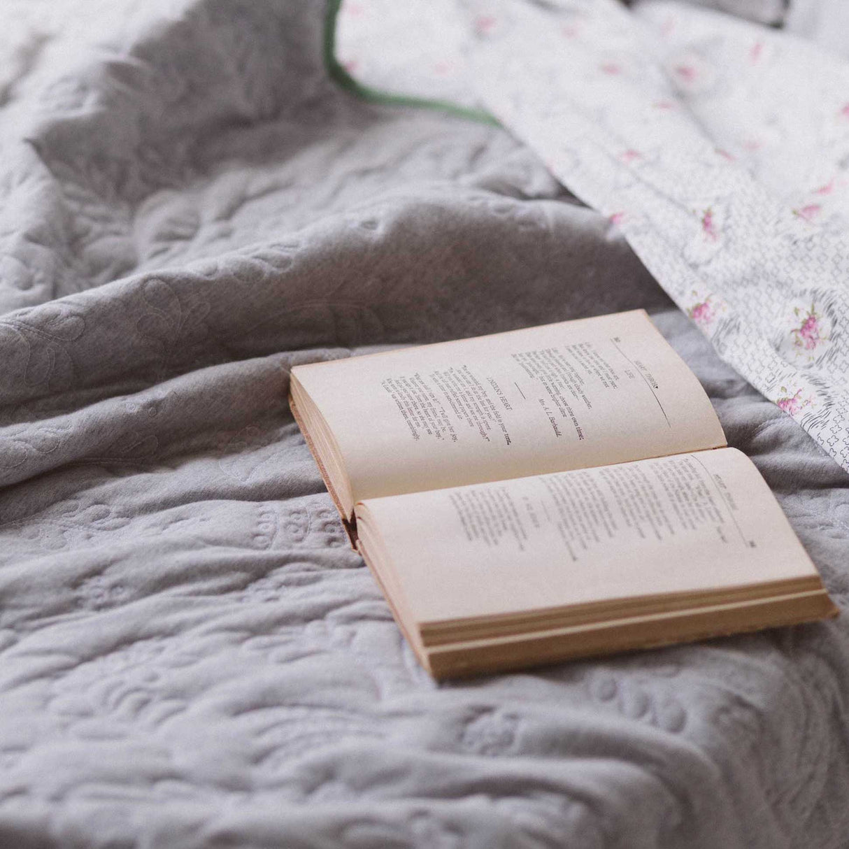 LazyBones Garden Quilt Bedding