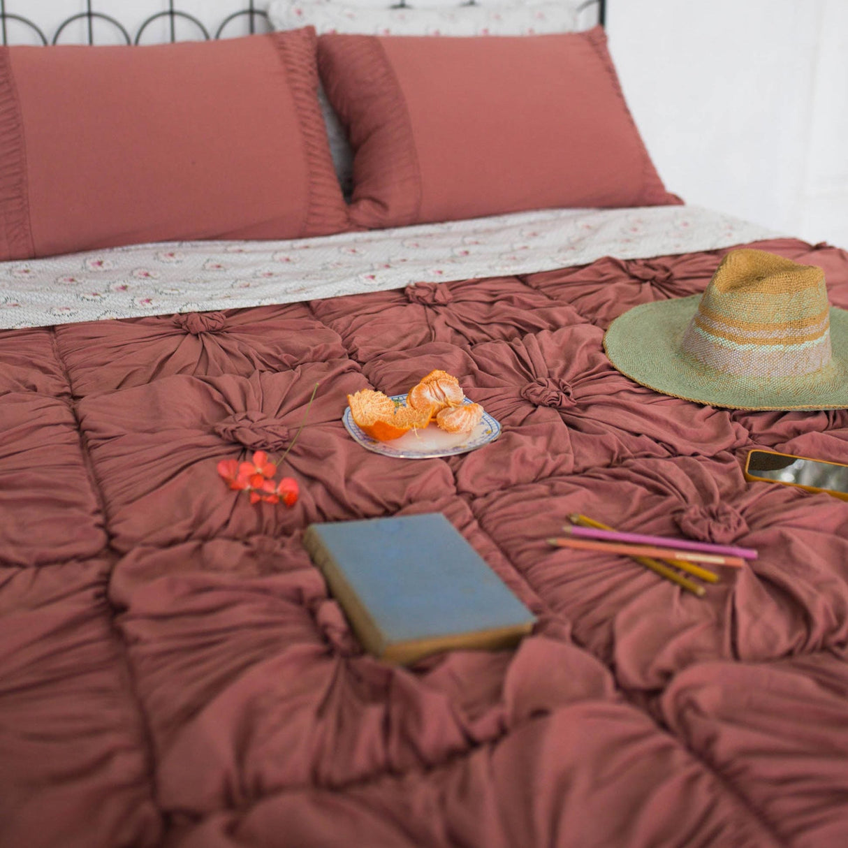 LazyBones Rosette Quilt - Cedar Bedding