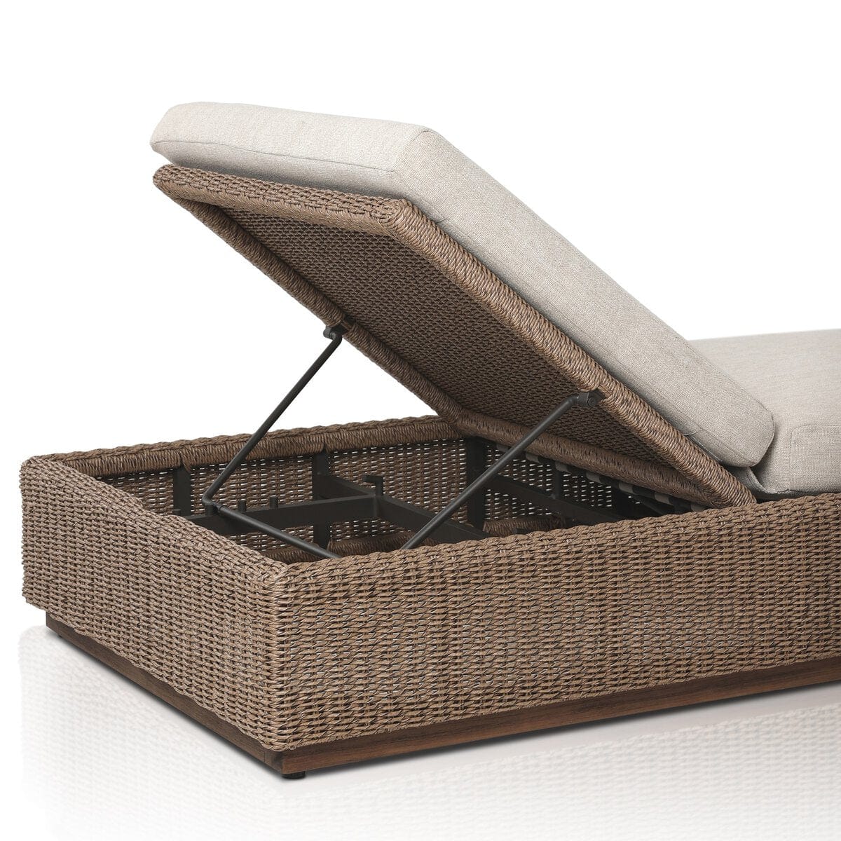 Lorelei Outdoor Chaise Outdoor Chairs