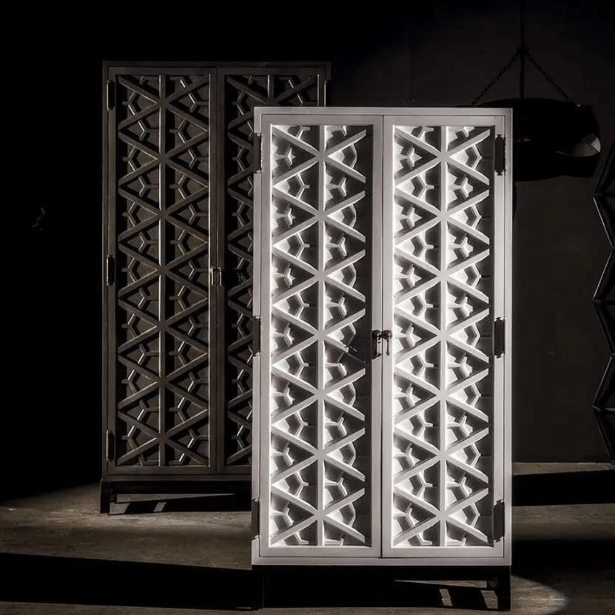 Maharadscha Hutch Cabinets & Storage