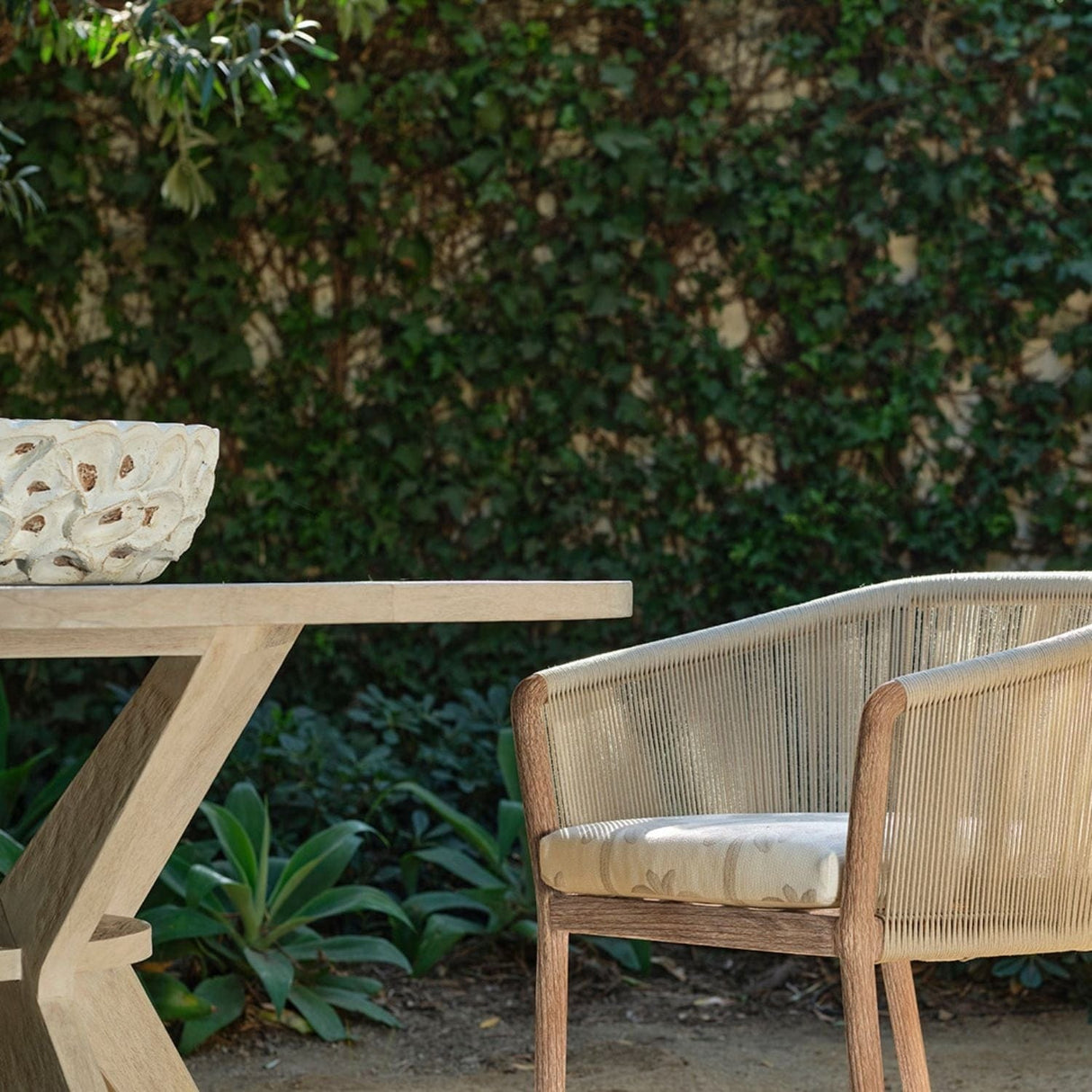 Malta Bowl Centerpiece + Accent Bowls