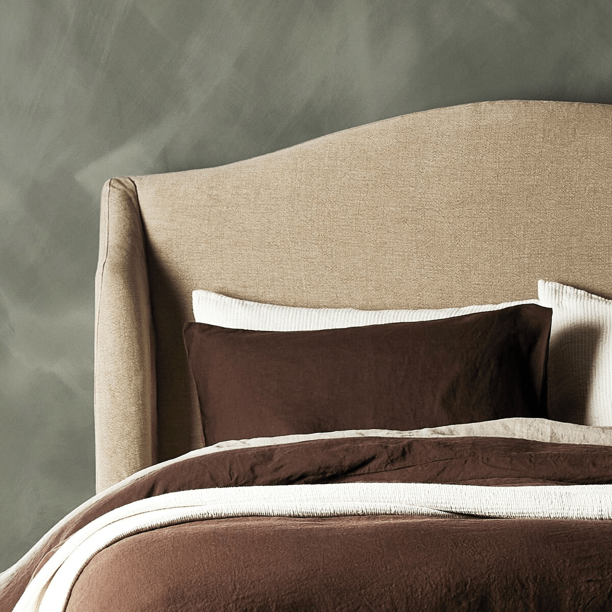 Meryl Slipcover Bed Bed