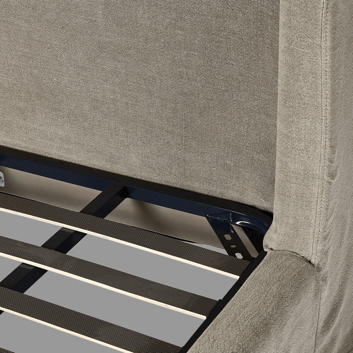 Meryl Slipcover Bed Bed