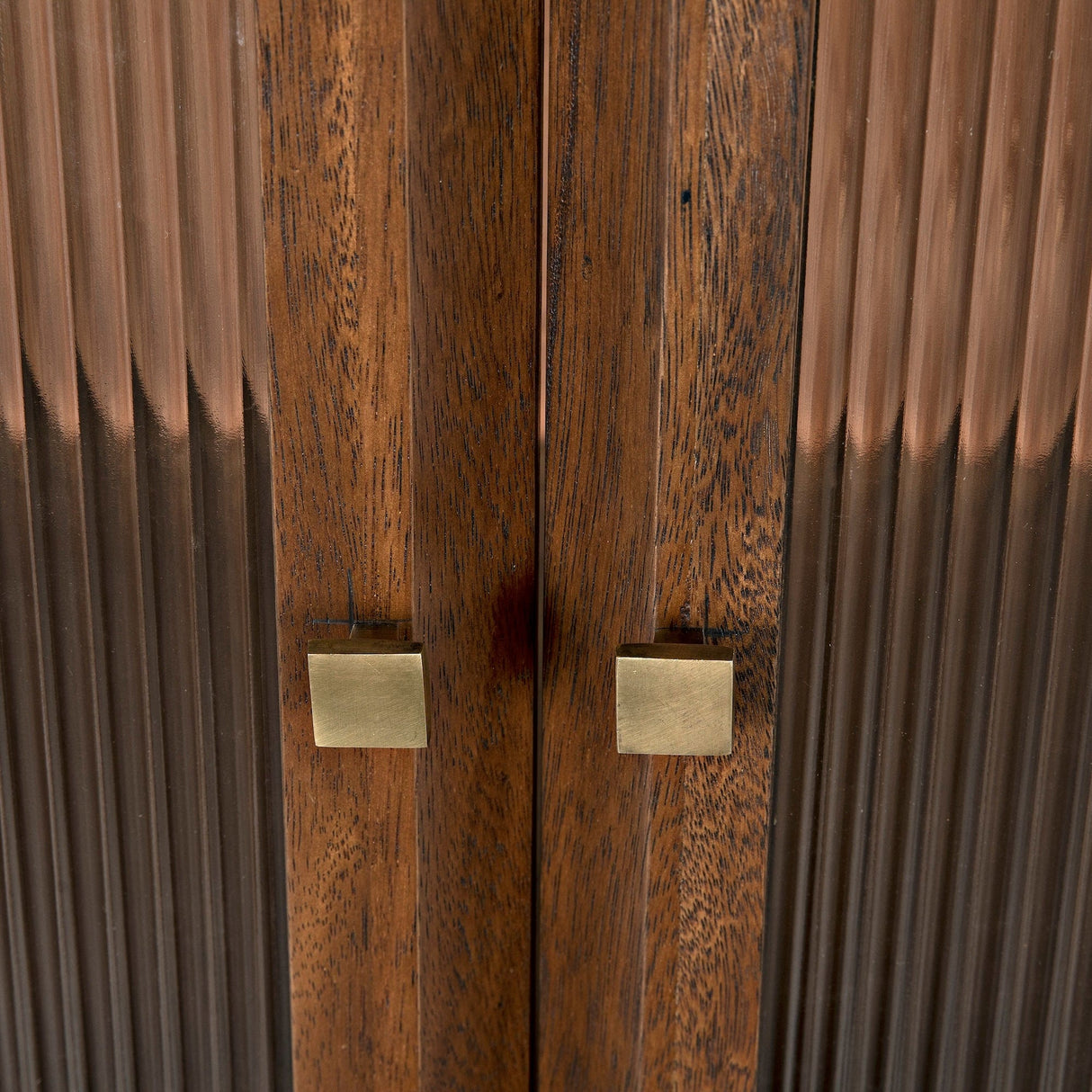 Noir Collins Hutch Hutch