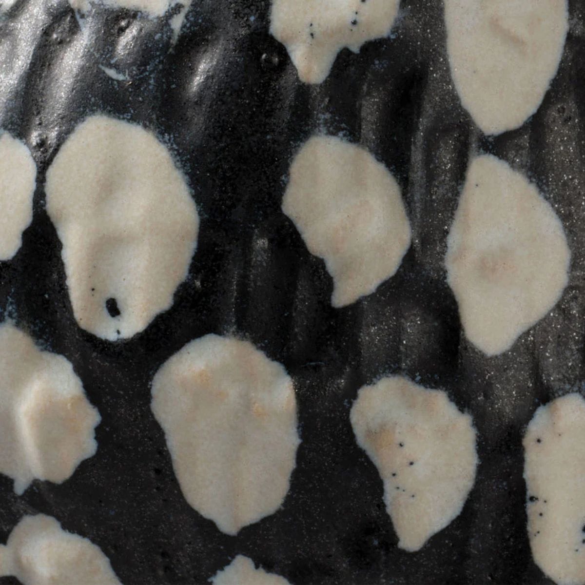 Pinpoint Vase Vases + Urns 7PINP-VABK