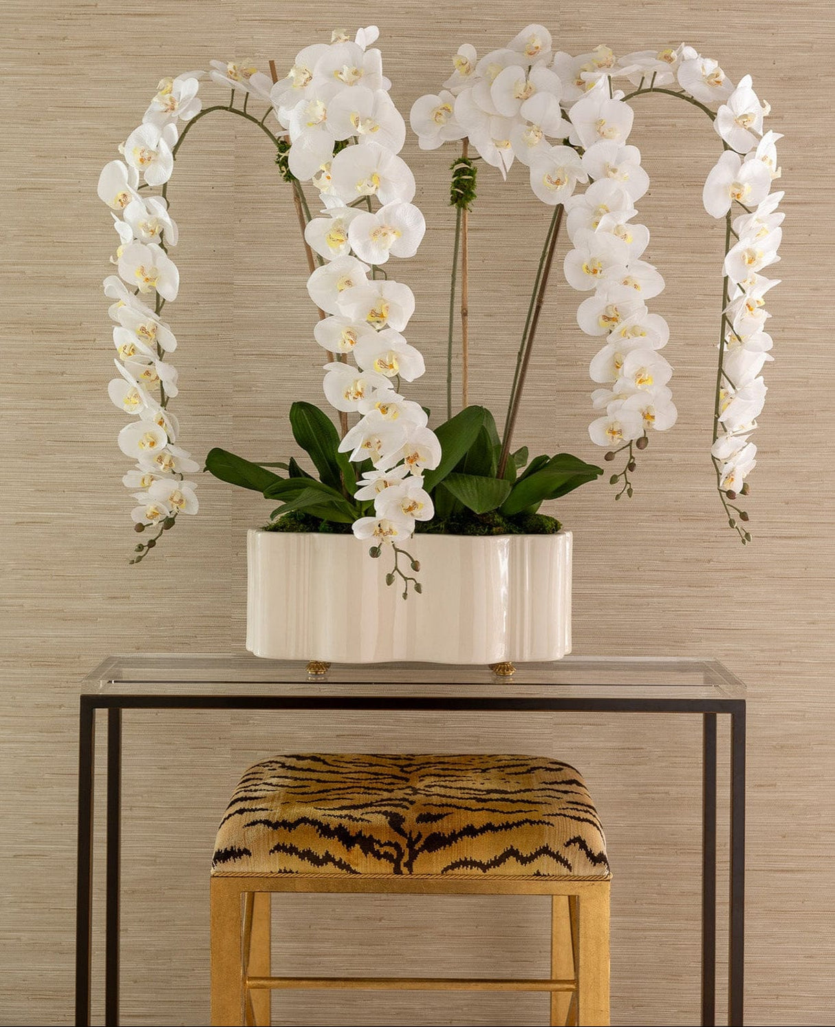 Tuscan Scallop Planter Planter