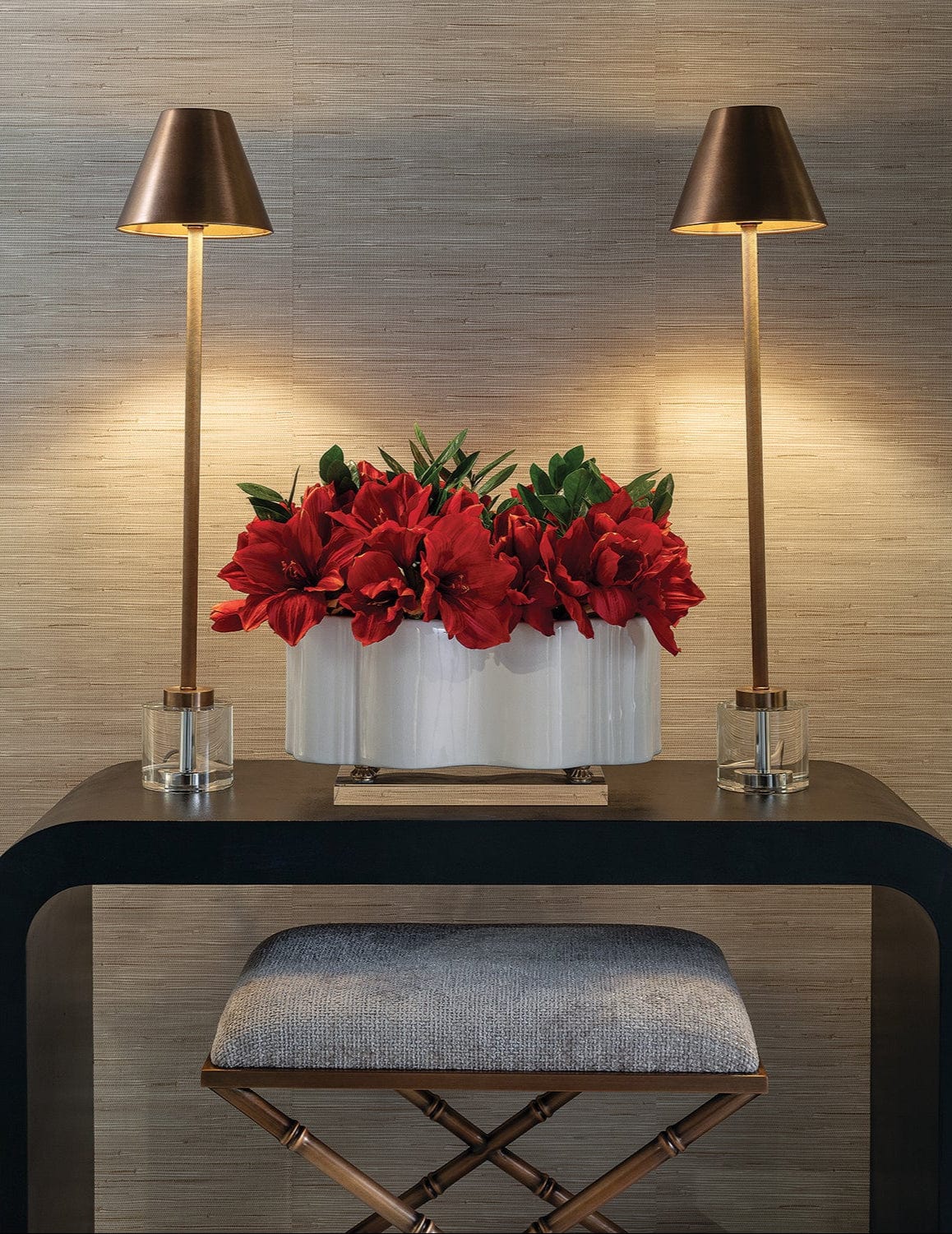 Tuscan Scallop Planter Planter