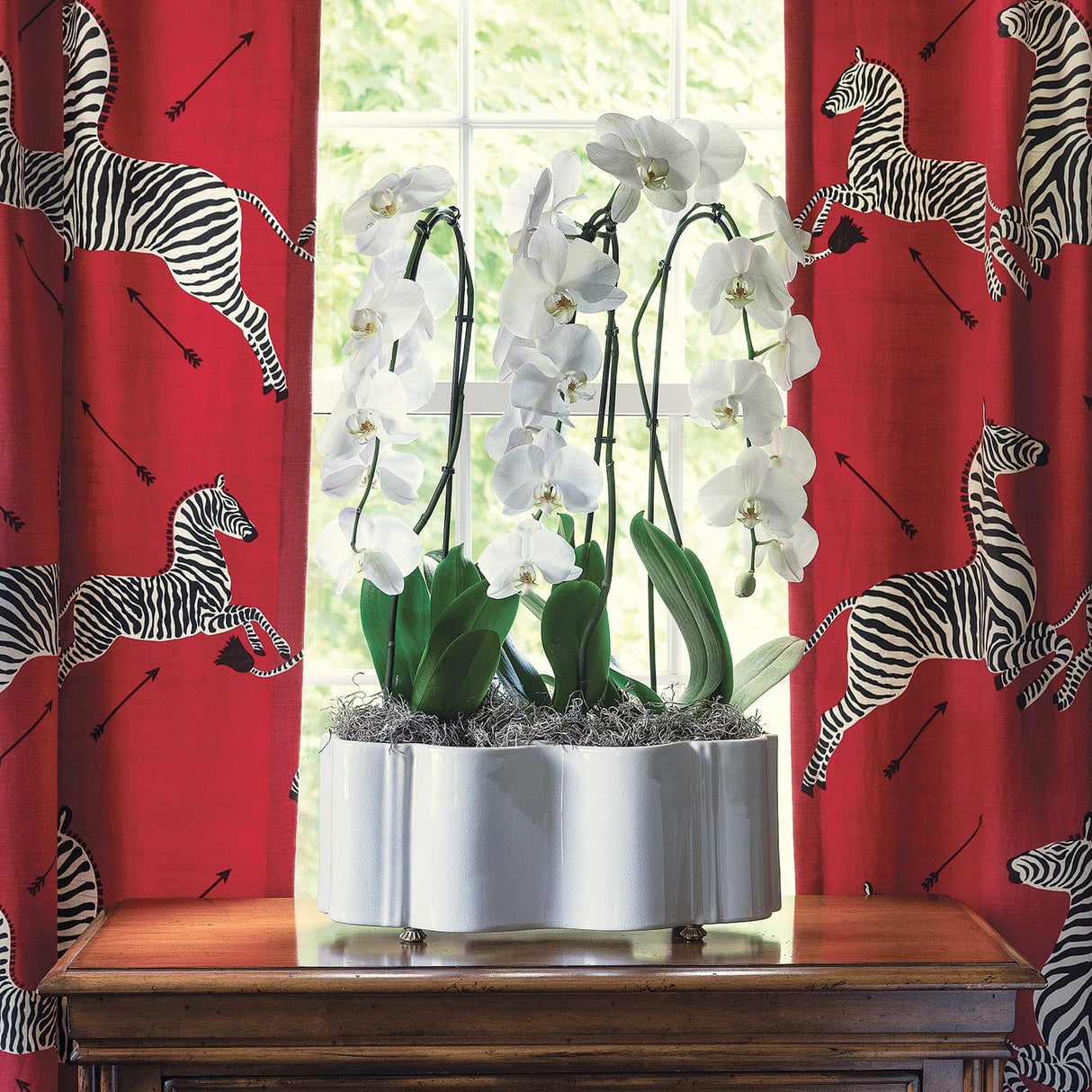 Tuscan Scallop Planter Planter