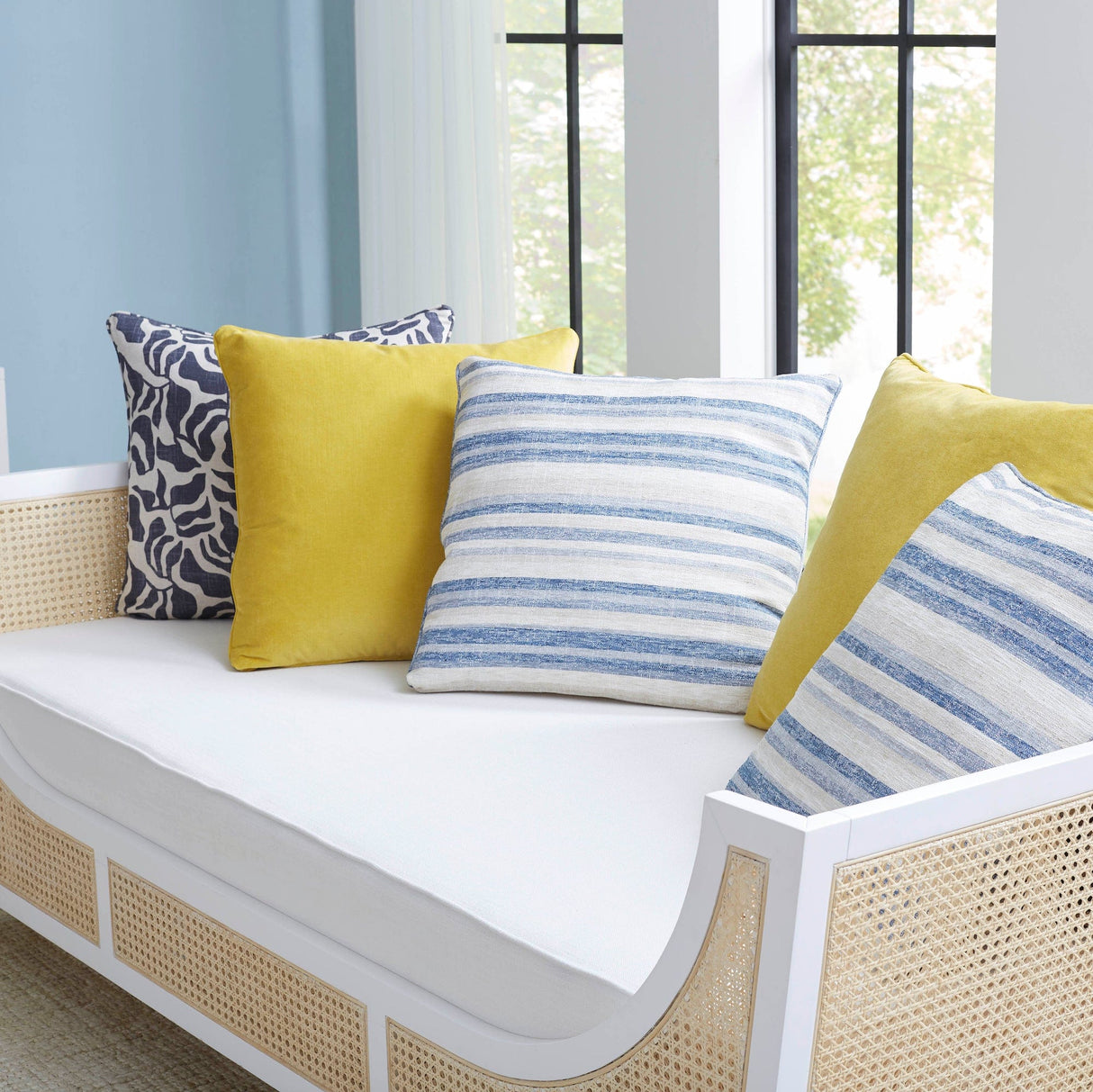 Villa & House Alyssa Daybed Furniture villa-house-ALY-590-09