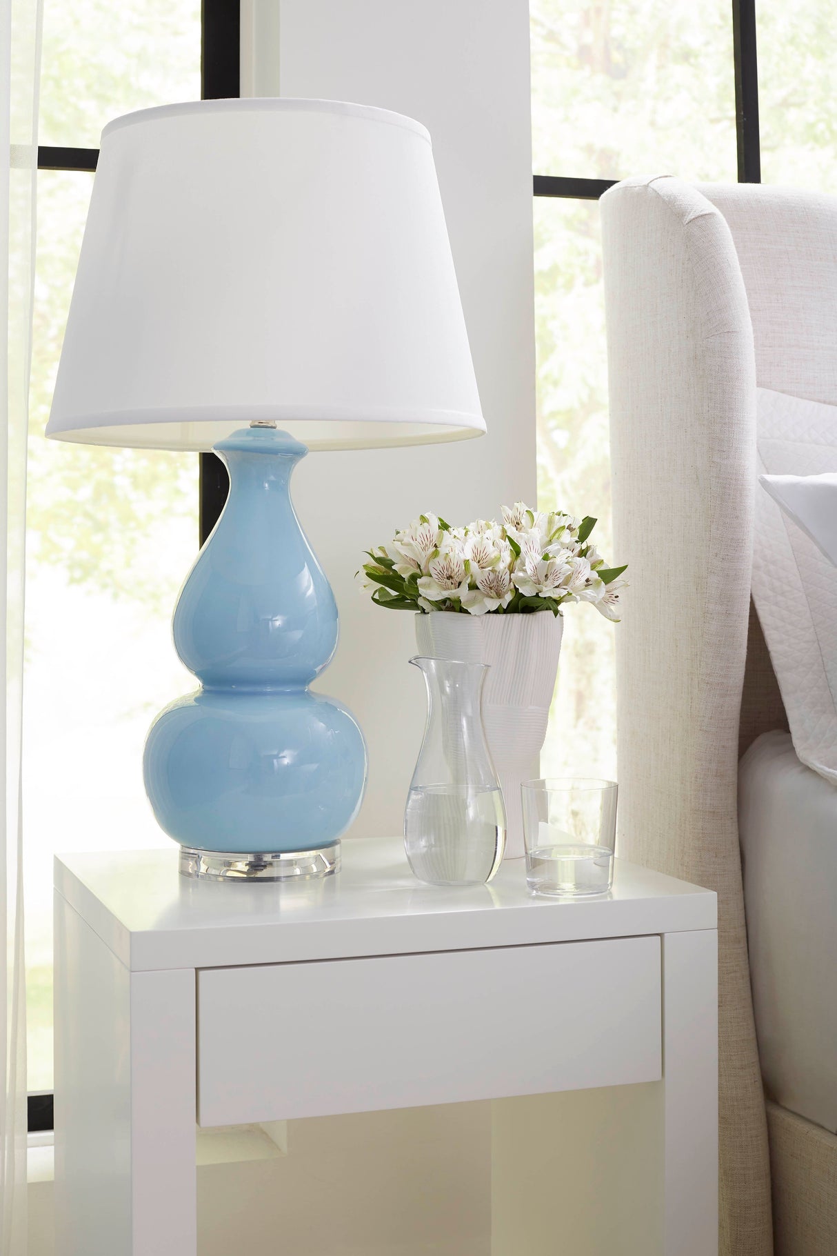 Villa & House Morgan 1-Drawer Side Table Furniture