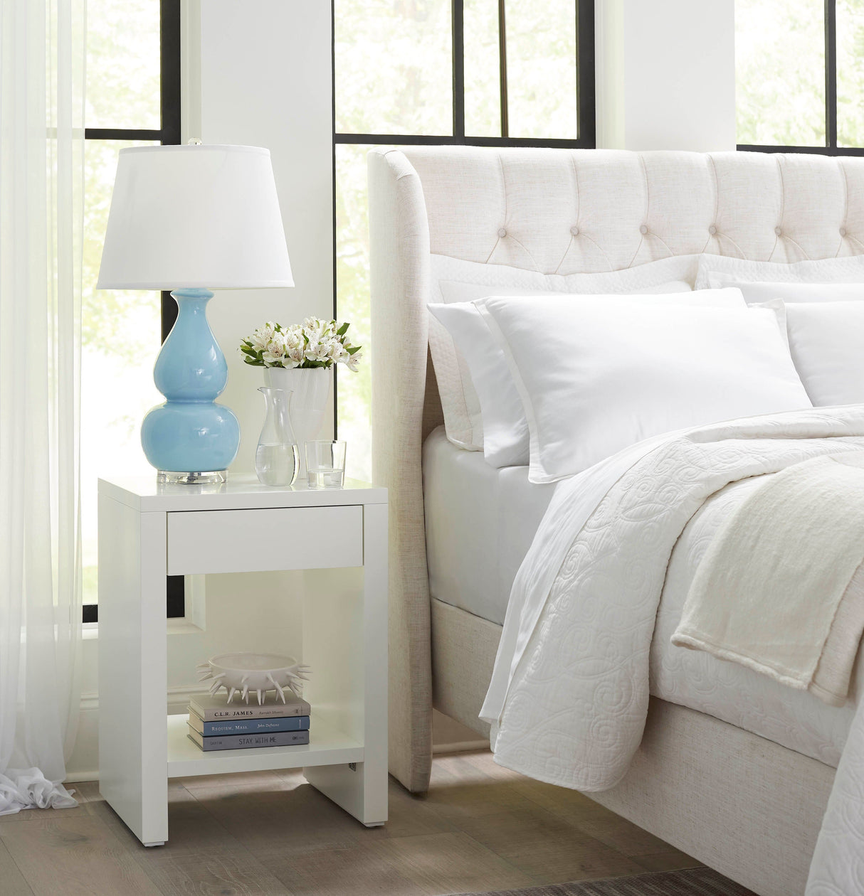 Villa & House Morgan 1-Drawer Side Table Furniture