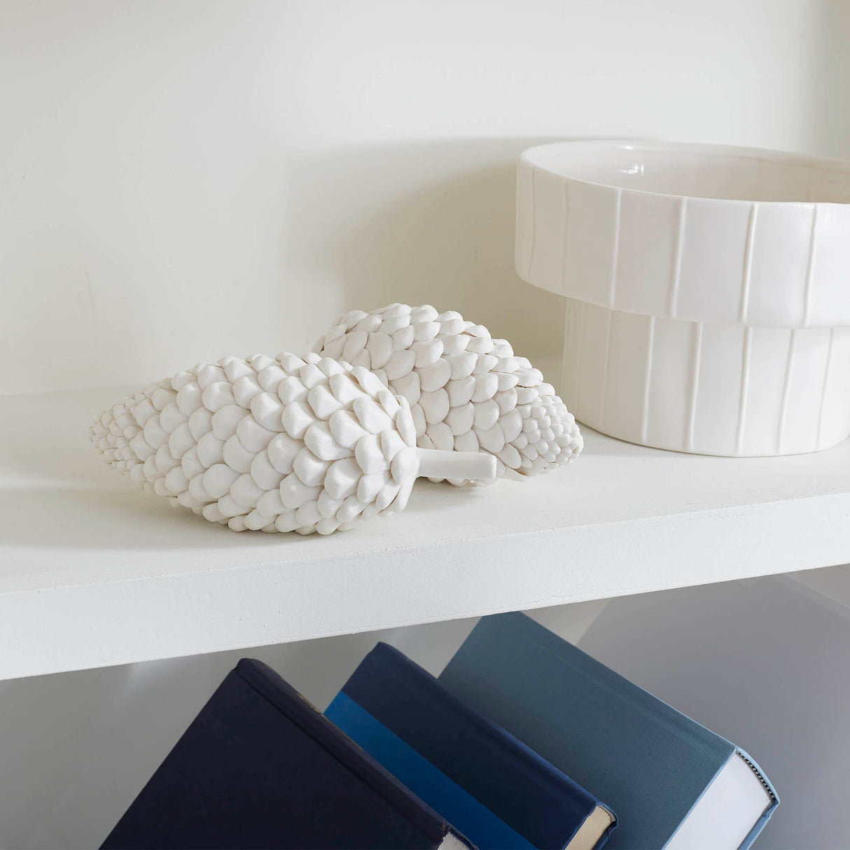 Villa & House Pine Cone Decor