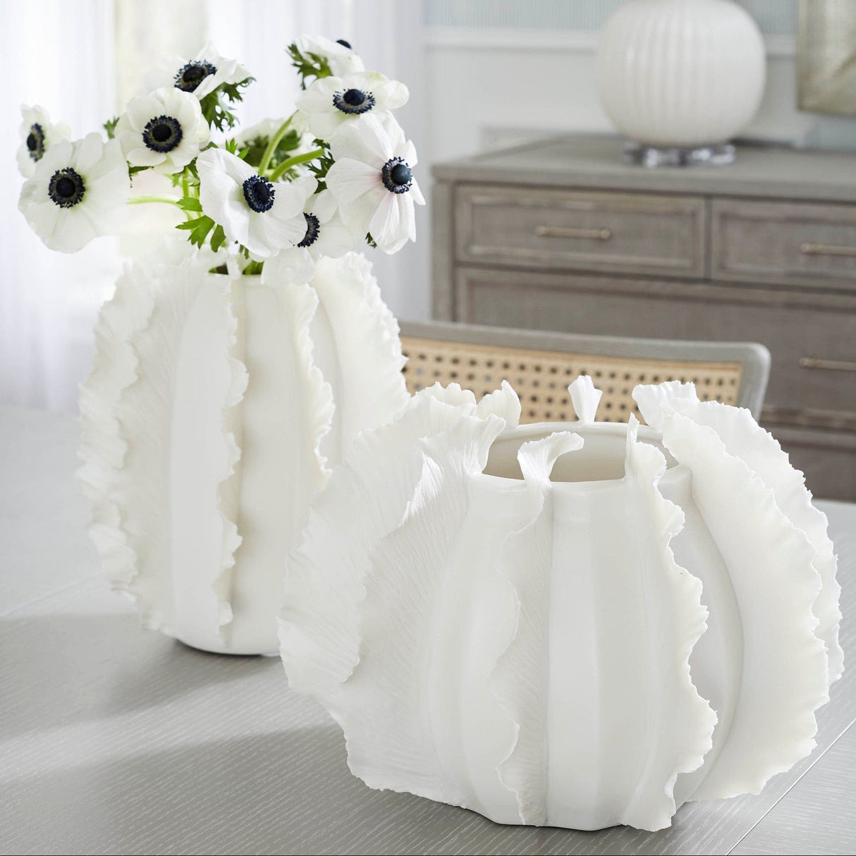 Villa & House Spring Flower Vase Decor