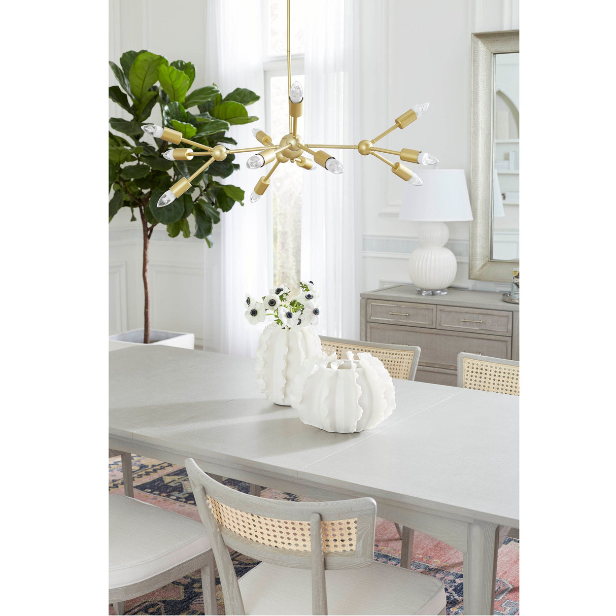 Villa & House Spring Flower Vase Decor