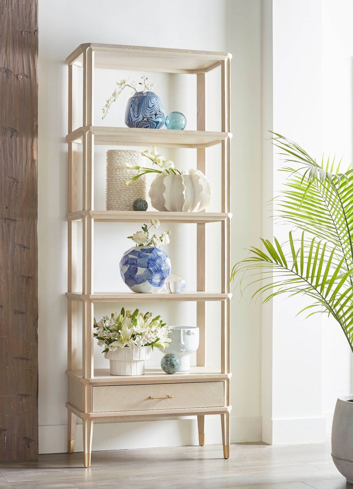 Villa & House Spring Flower Vase Decor
