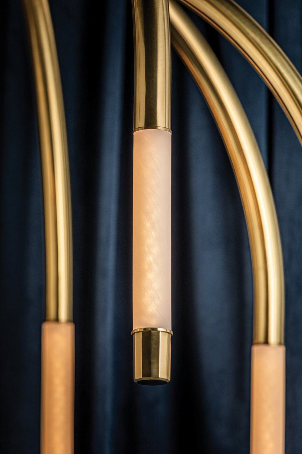 Zeme Chandelier Chandeliers