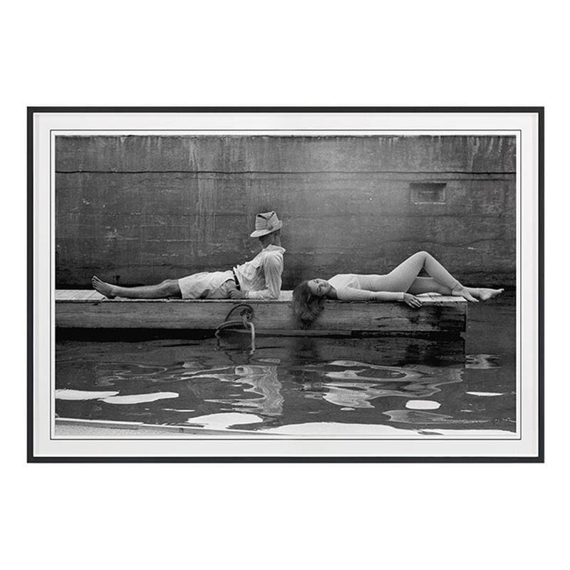 BLU ART Lounging Couple Wall grand-image-123506_P_24x34_B