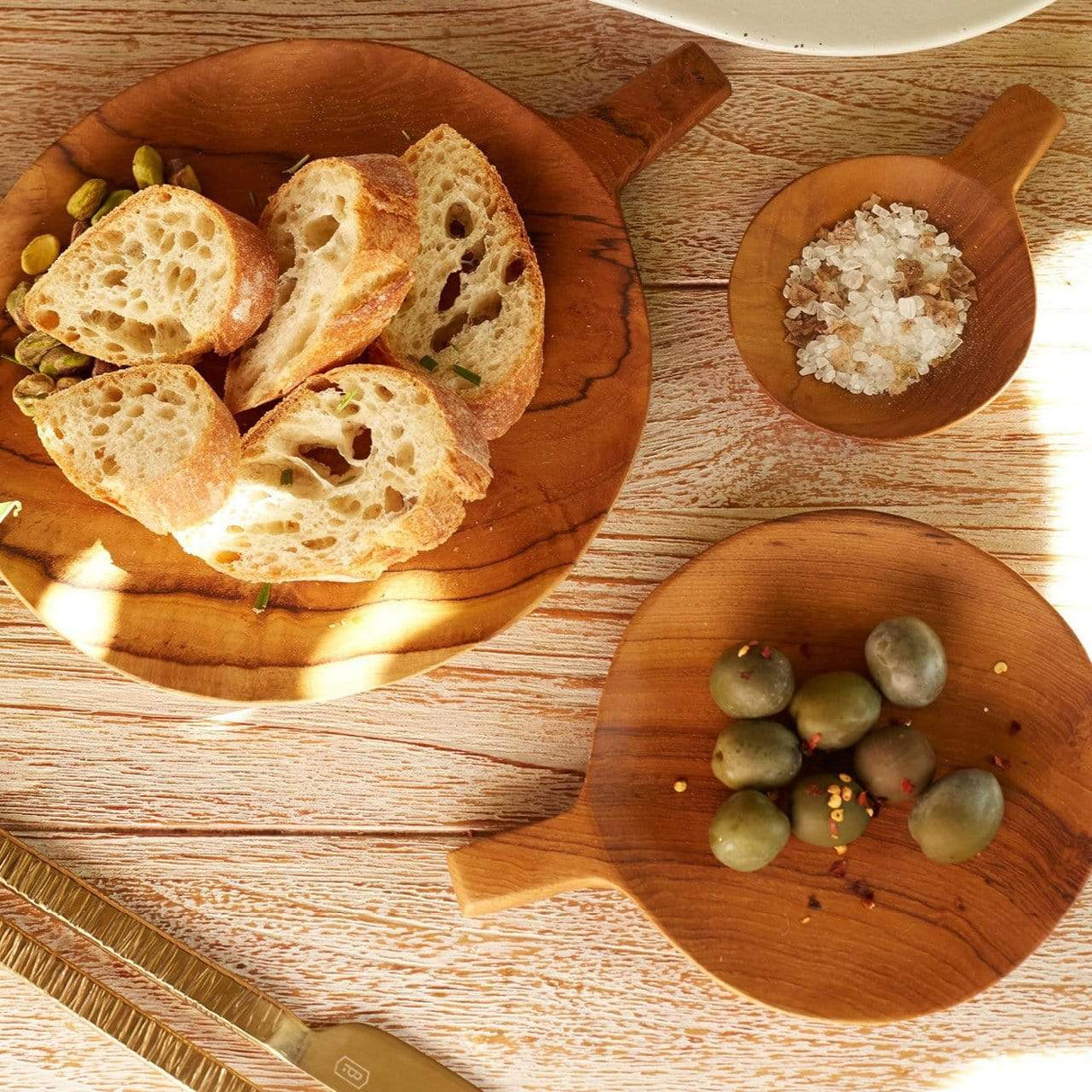 Blue Pheasant Chloe Round Serving Platters Set Decor blue-pheasant-chloe-round-serving-platters