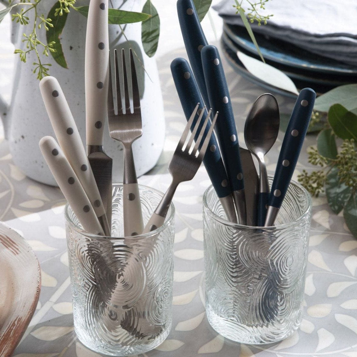 Blue Pheasant Jones Flatware Set - 5 Piece Set Pillow & Decor