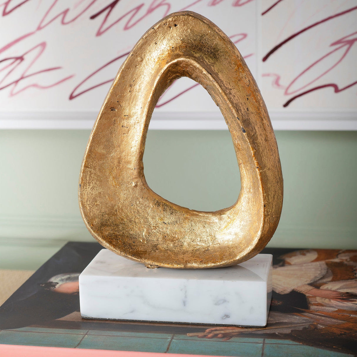 Villa & House Alpha Statue Decor