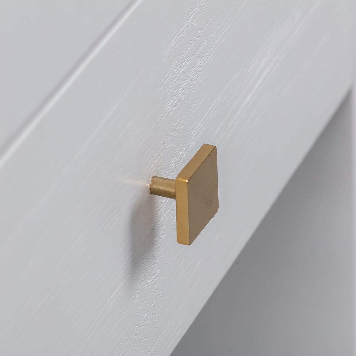 Candelabra Home Hump White Nightstand Furniture TOV-B44074