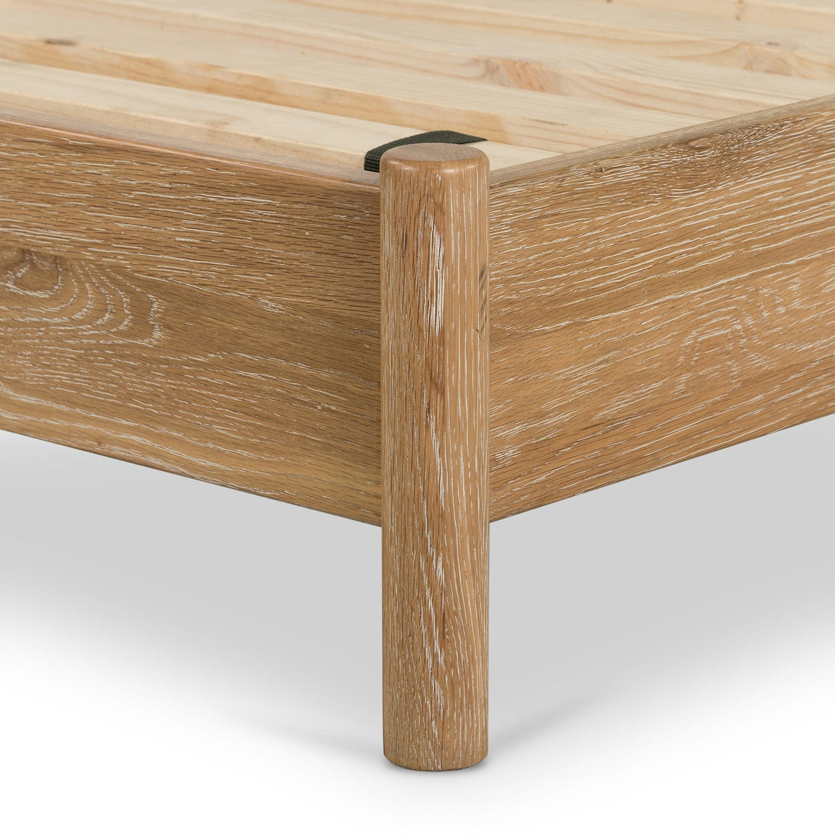 Four Hands Montana Queen Bed Furniture four-hands-226395-001 801542650797