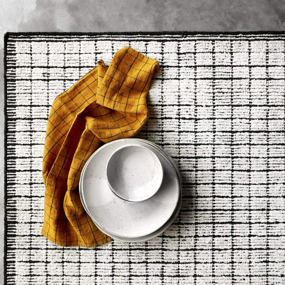 Loloi Beverly Rug - Ivory/Black Rugs