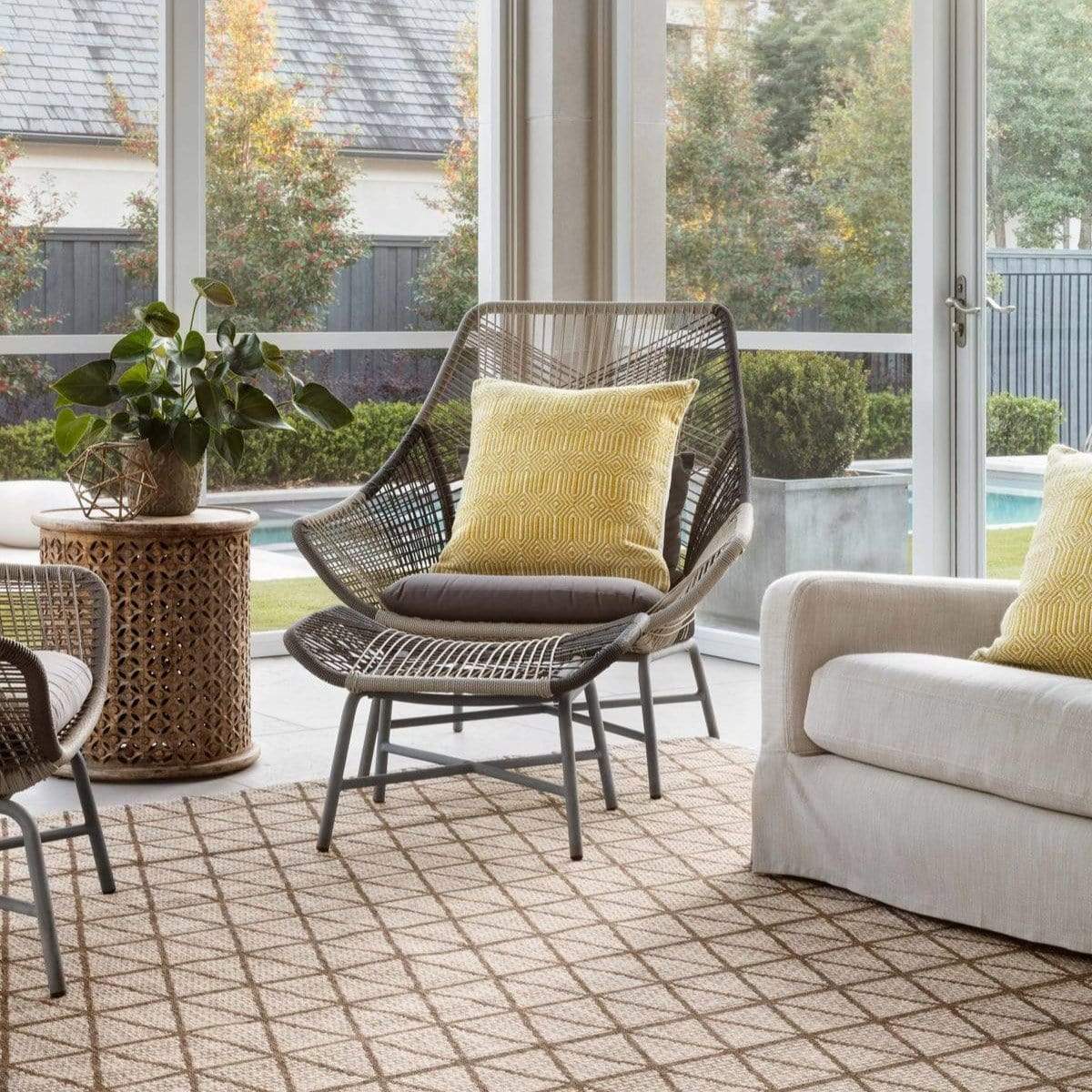 Loloi Isle Indoor/Outdoor Rug - Beige/Mocha Rugs