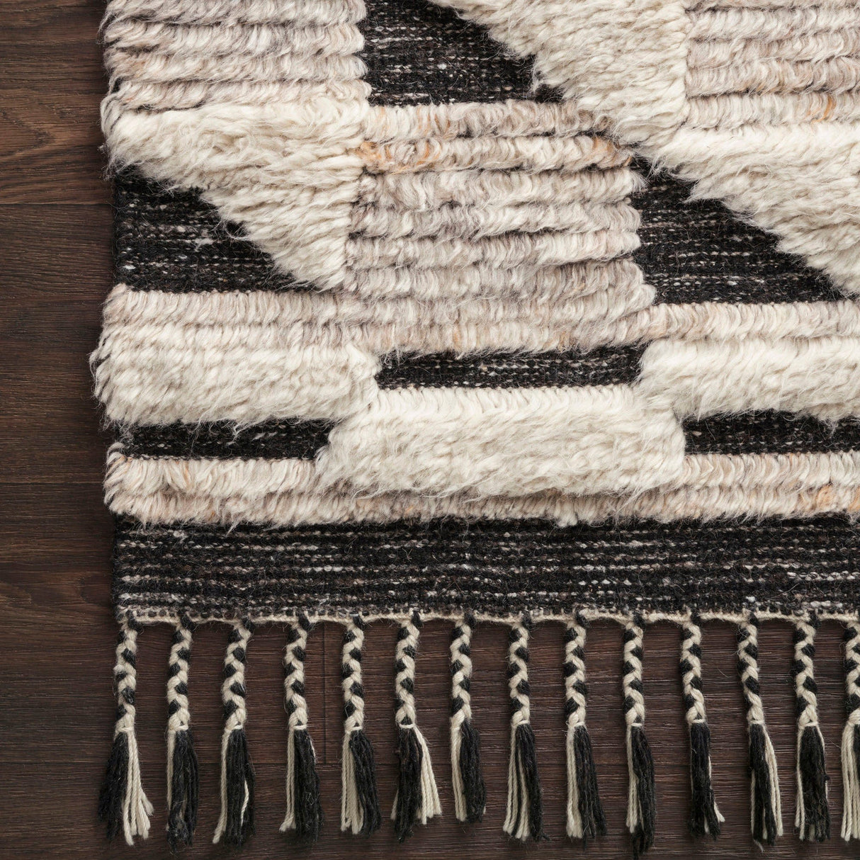 Loloi Khalid Rug - Natural/Black Rugs