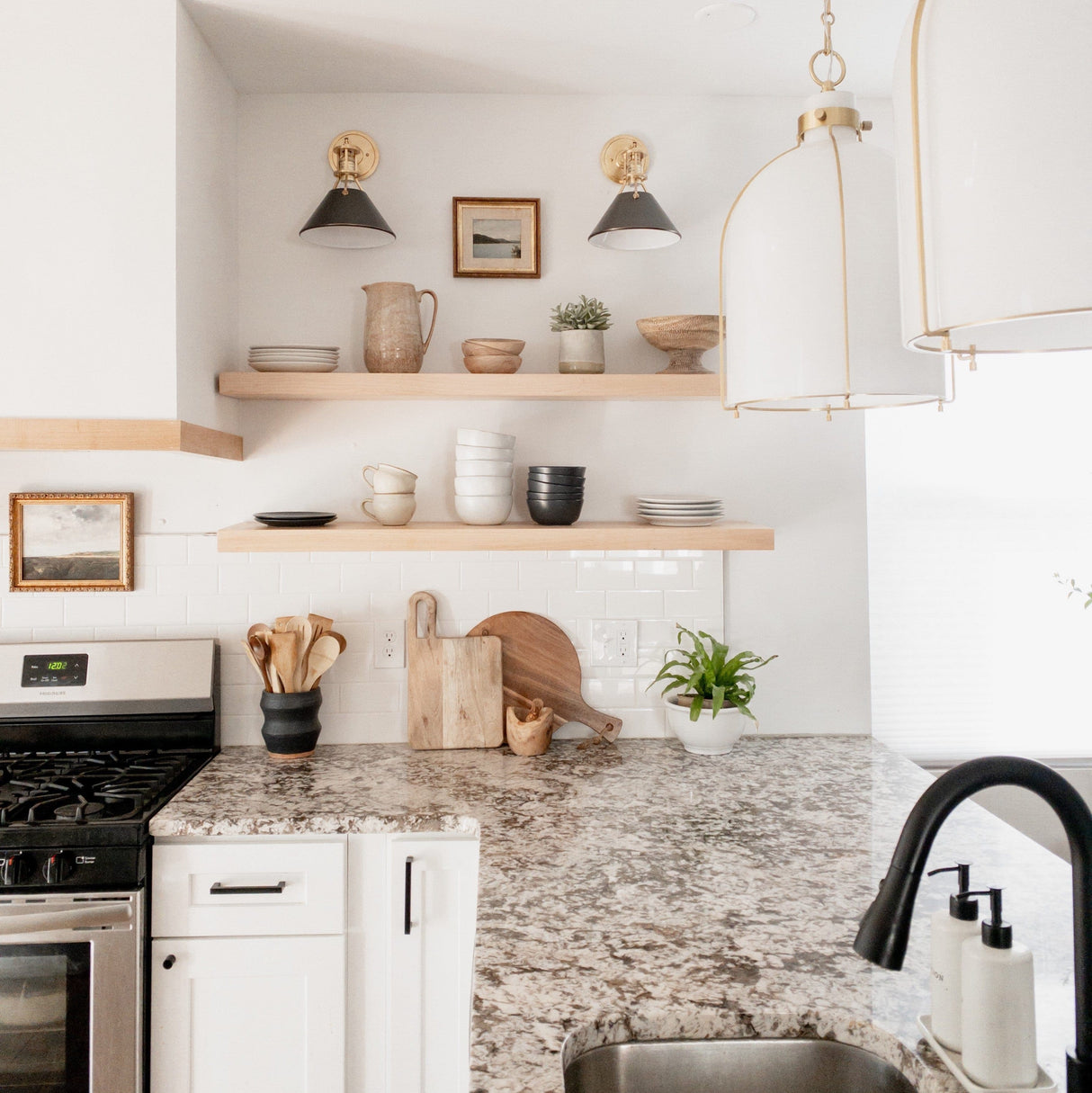 Mark D. Sikes Metal No. 2 Sconce - Aged/Antiqued Distressed Bronze Lighting hudson-valley-MDS950-ADB 806134876906