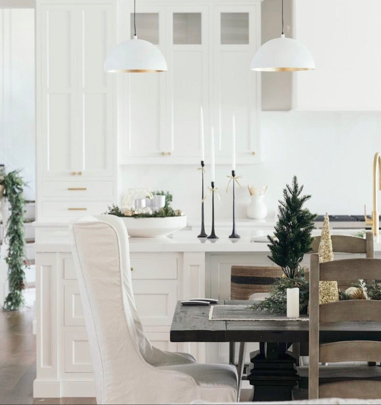 Regina Andrew Peridot Indoor/Outdoor Pendant Lighting