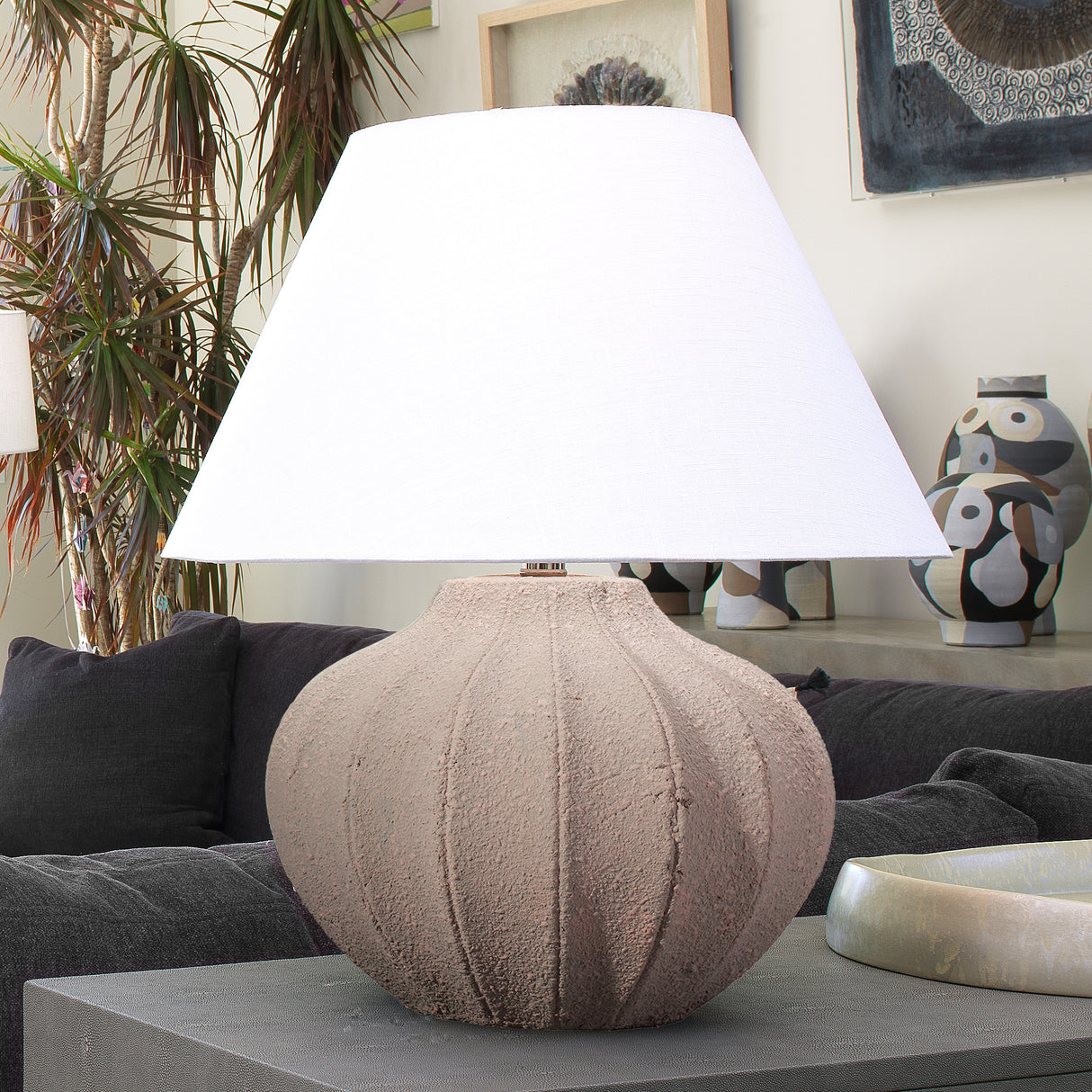 Clamshell Table Lamp