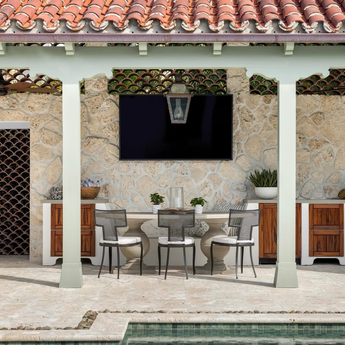 Cyril Indoor/Outdoor Oval Dining Table Outdoor Dining Tables