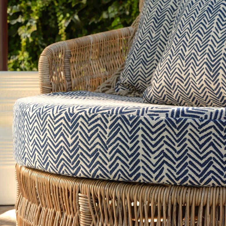 Fowler Swivel Daybed Chaise Lounges + Daybeds