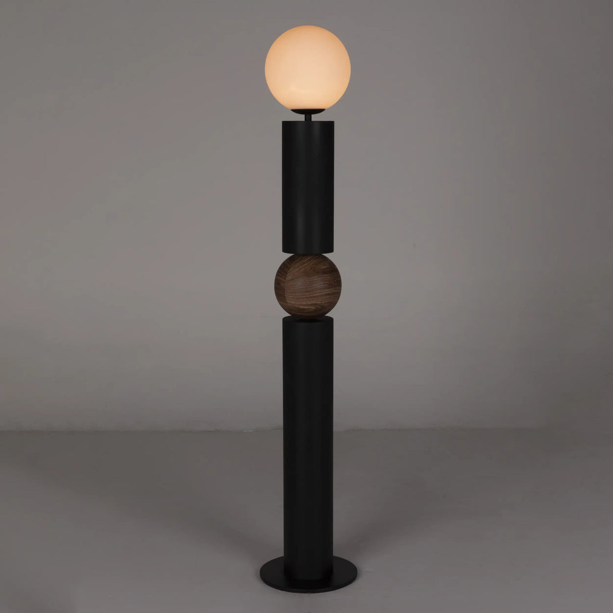 Max Floor Lamp