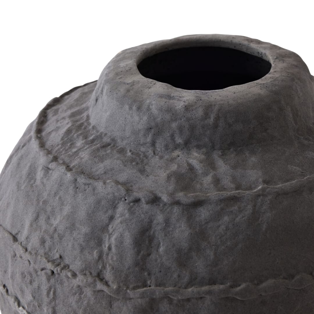 Horizon Vase Vases + Urns