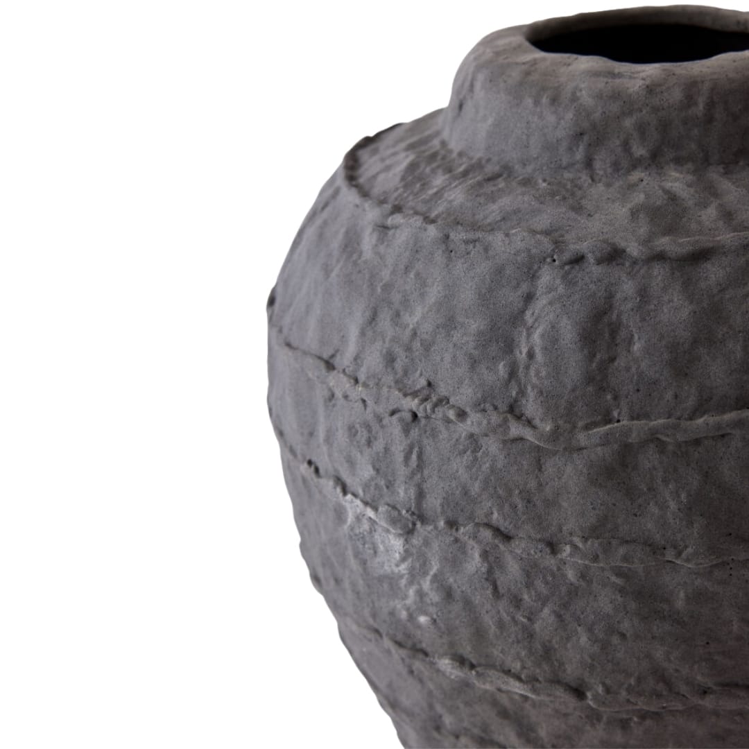 Horizon Vase Vases + Urns